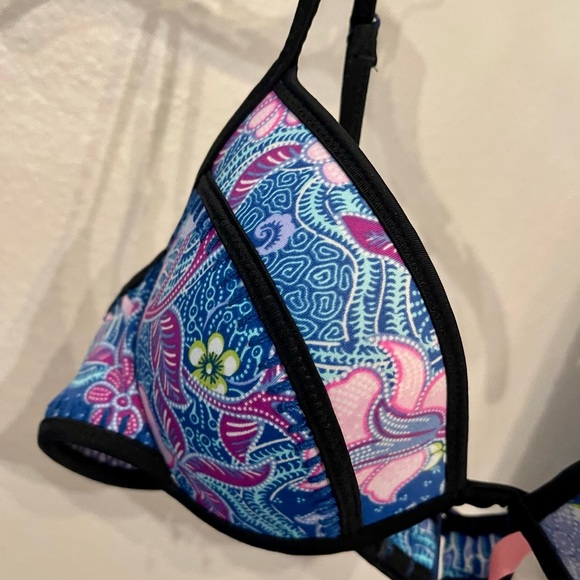 VS Swim Top. Size: 34A. Color: Multi. - Picture 4 of 4